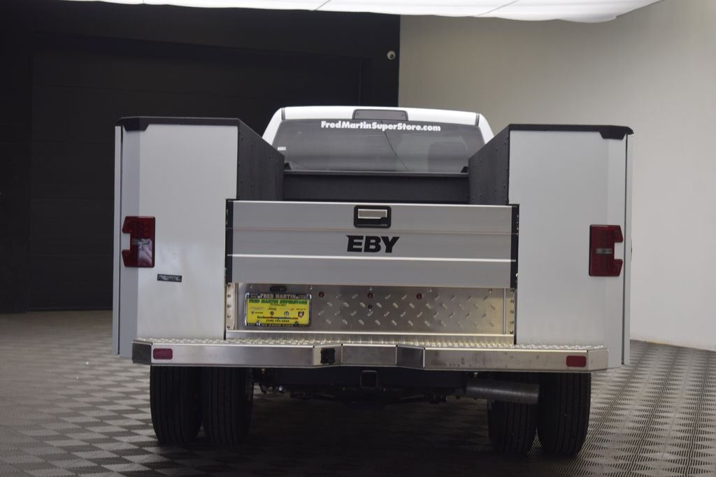 New 2026 Bright White Clear-Coat Exterior Paint RAM Tradesman image 9