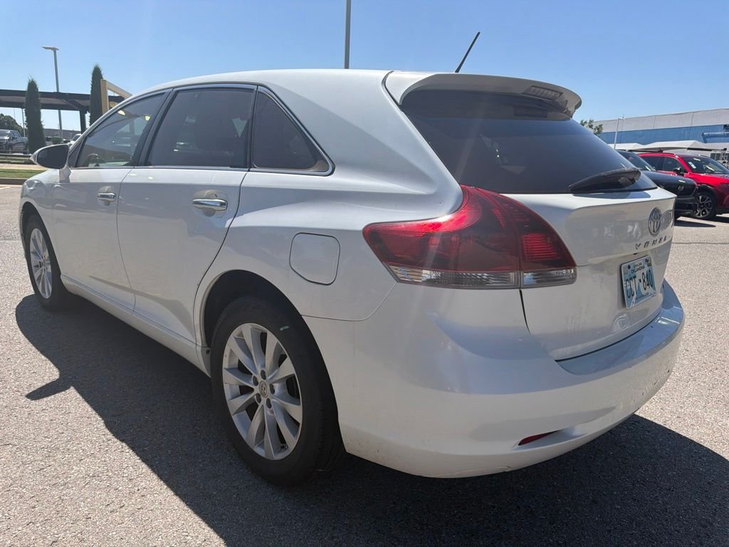 Used 2013 White Toyota XLE image 7