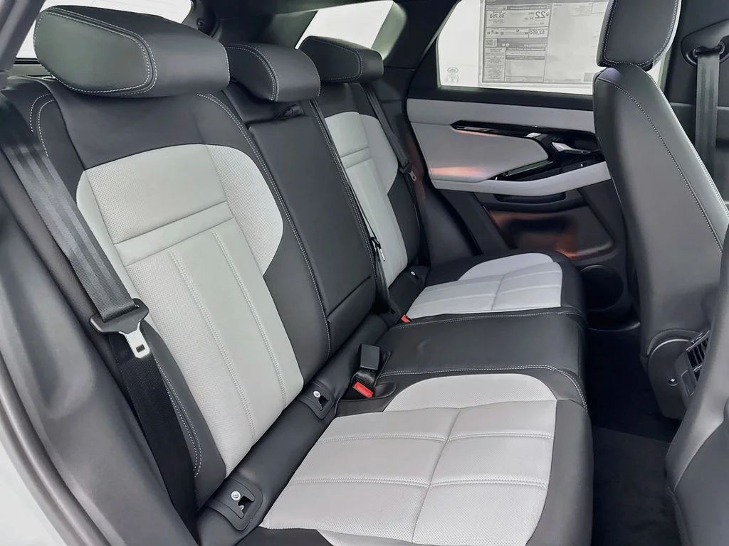 New 2026 Fuji White Land Rover Hoxton Edition image 28