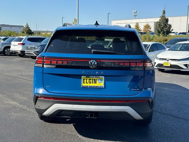 New 2027 Mountain Lake Blue Metallic Volkswagen SE w/Technology image 4