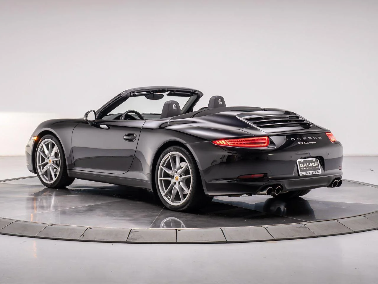 Used 2016 Black Porsche Carrera image 3