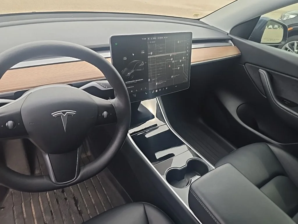 Used 2021  Tesla Long Range image 8