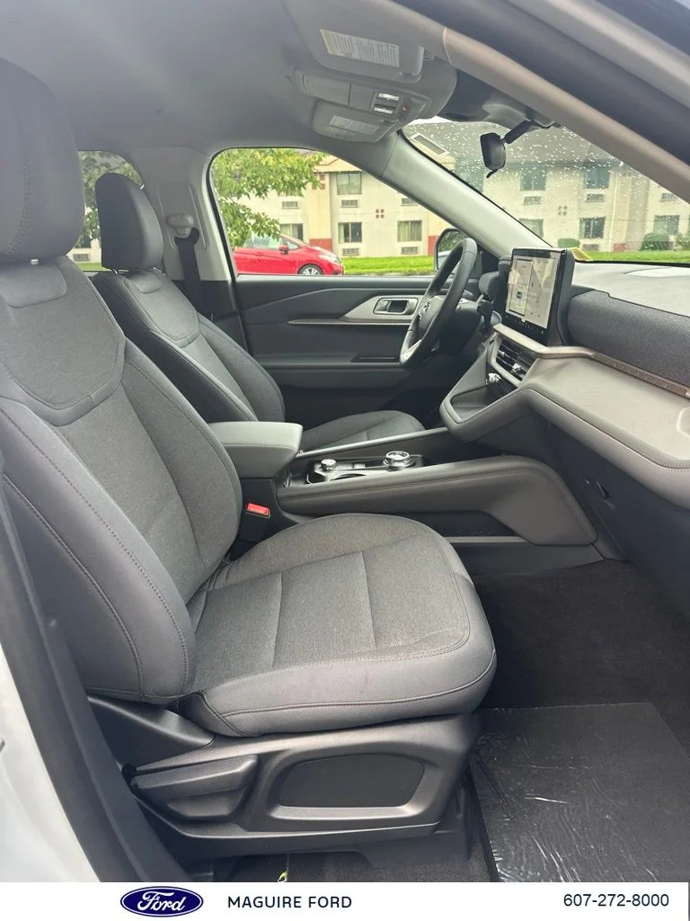 New 2026 Space White Metallic Ford Active image 12
