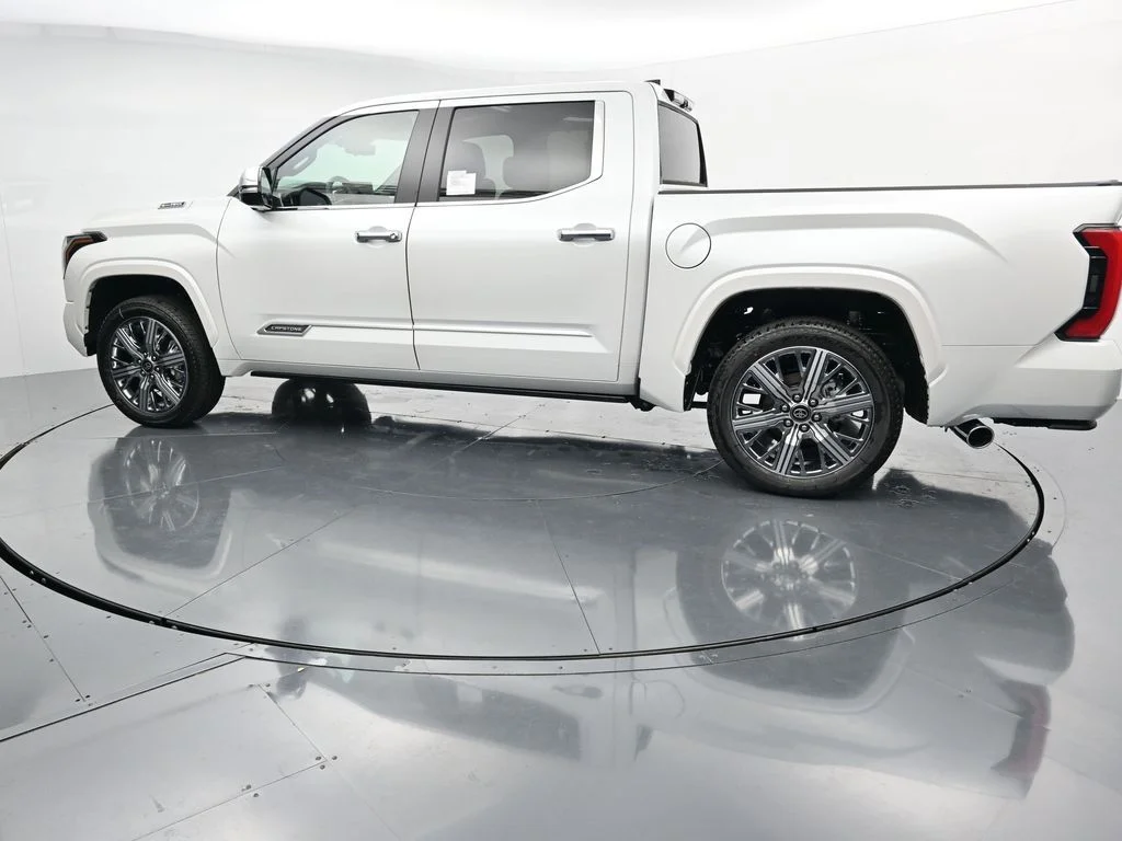 New 2026 Wind Chill Pearl <sup>1</sup> Toyota Tundra Capstone image 5
