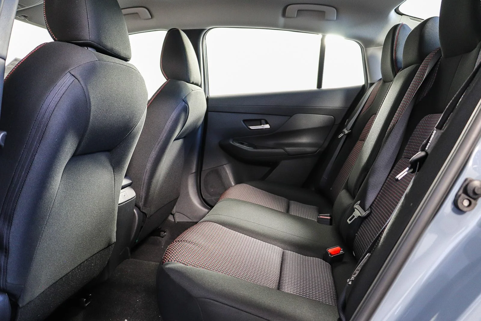 New 2026 Atlantic Gray Metallic Nissan SR image 17
