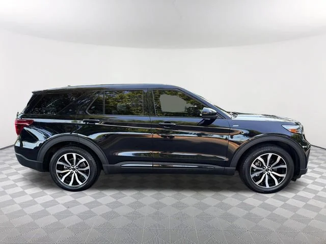 Used 2022 Black Ford ST-Line image 4