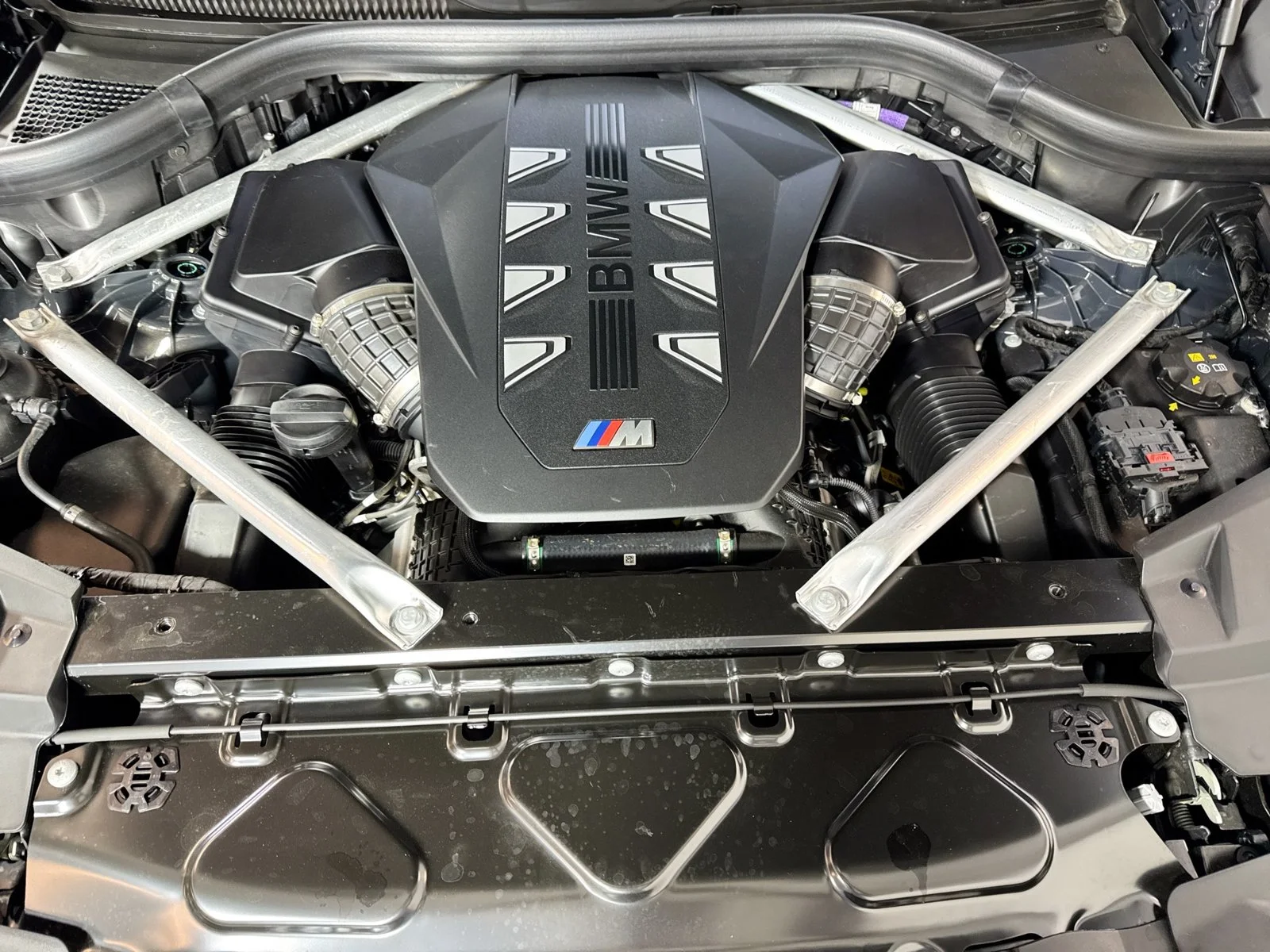 Used 2026 Dravit Grey Metallic BMW M60i image 30