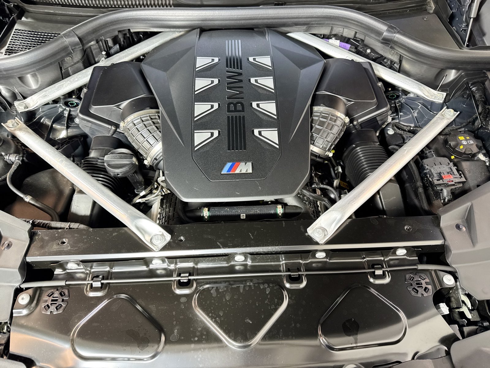 Used 2026 Dravit Grey Metallic BMW M60i image 30