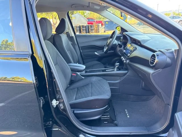 Used 2023 Super Black Nissan SV image 9
