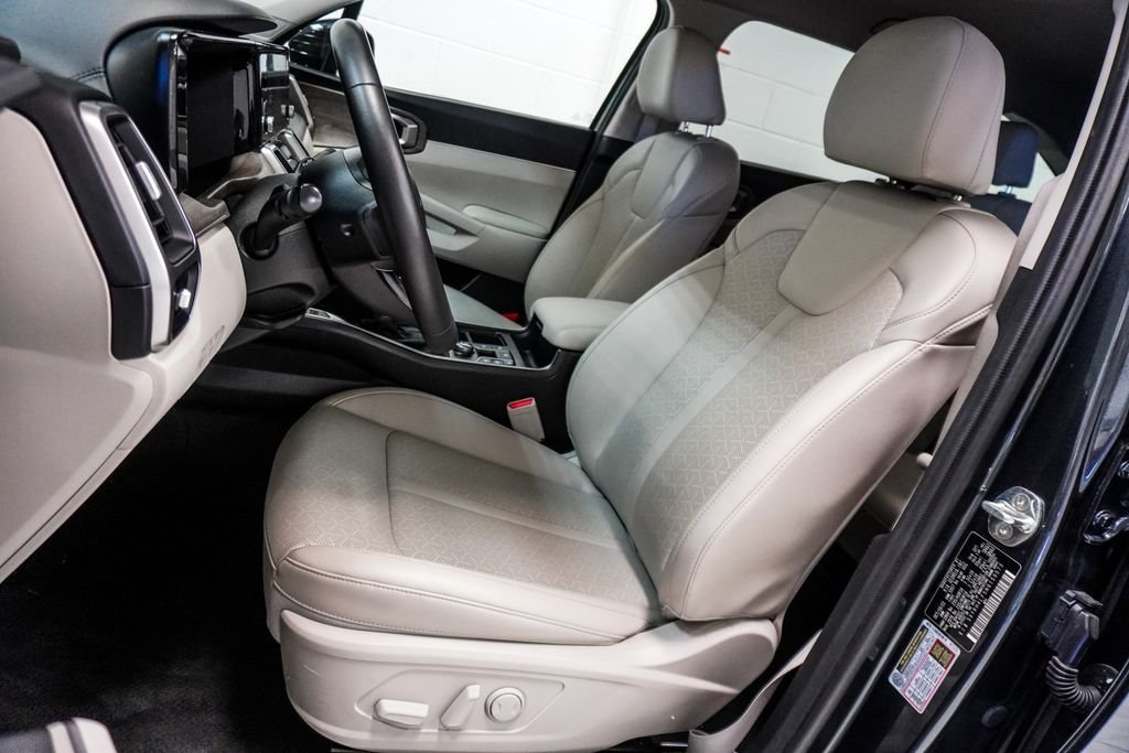 Used 2022 Gray Kia EX image 6