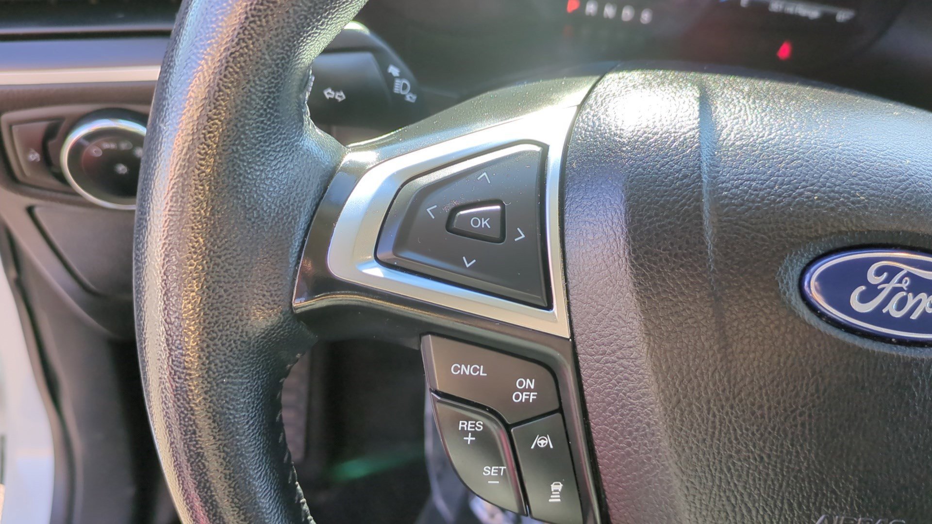 Used 2024 Oxford White Ford SEL image 16