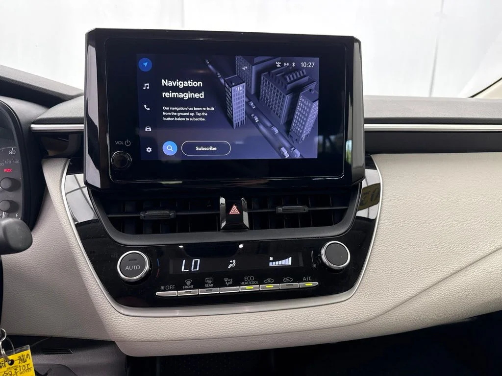 Used 2023  Toyota LE image 25