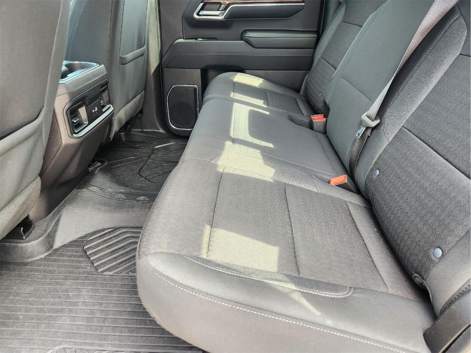 2024 Chevrolet Silverado 1500 photo 31 of 34