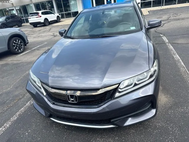 Used 2017 Gray Honda EX-L image 2