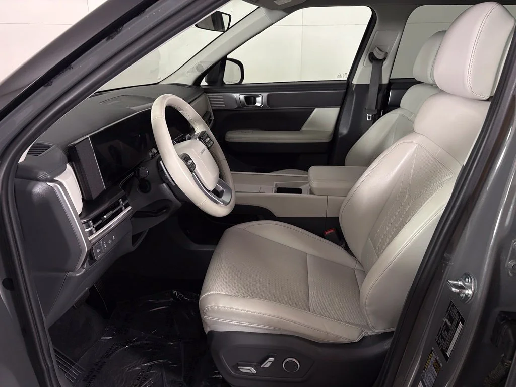 Used 2025 Gray Hyundai SEL image 15