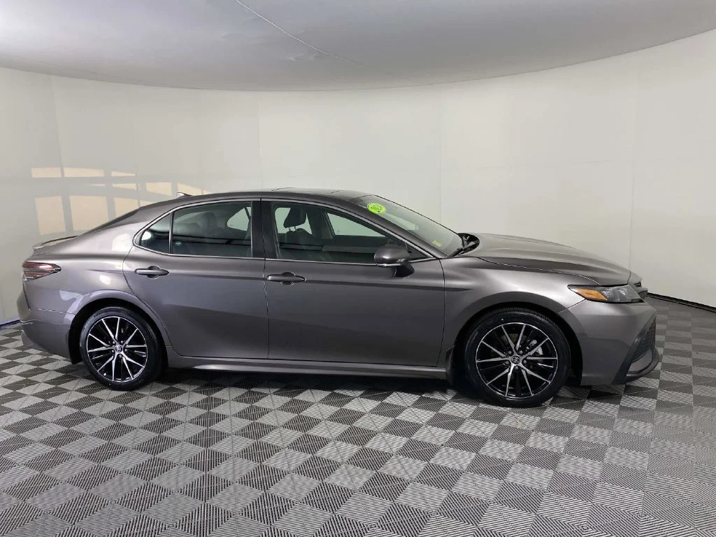 Used 2024 Predawn Gray Mica Toyota SE image 10