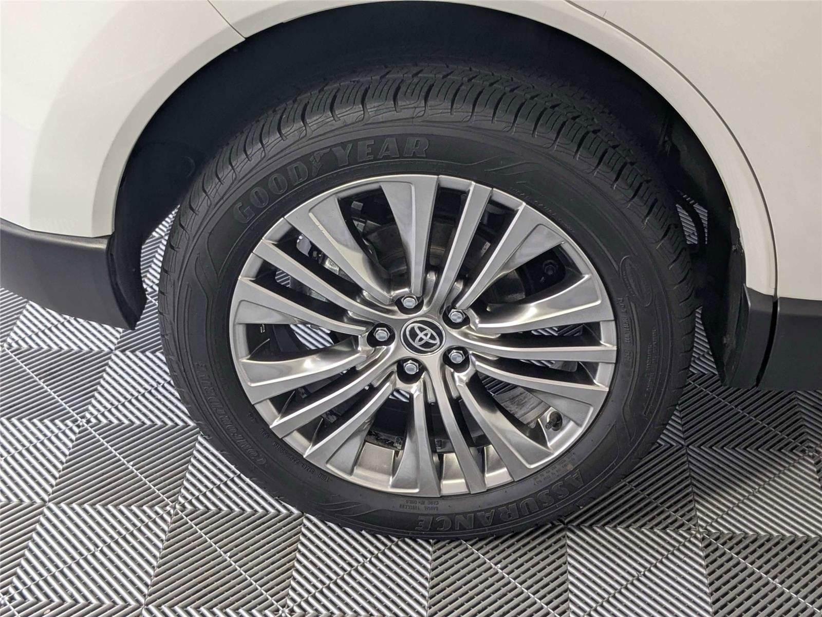 Certified Used 2023 Wind Chill Pearl Toyota Limited image 10