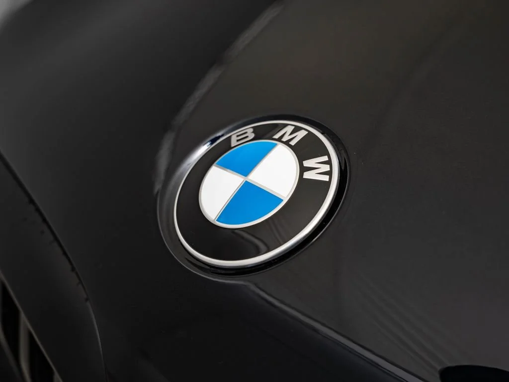 New 2026 Carbon Black Metallic BMW xDrive40i image 3