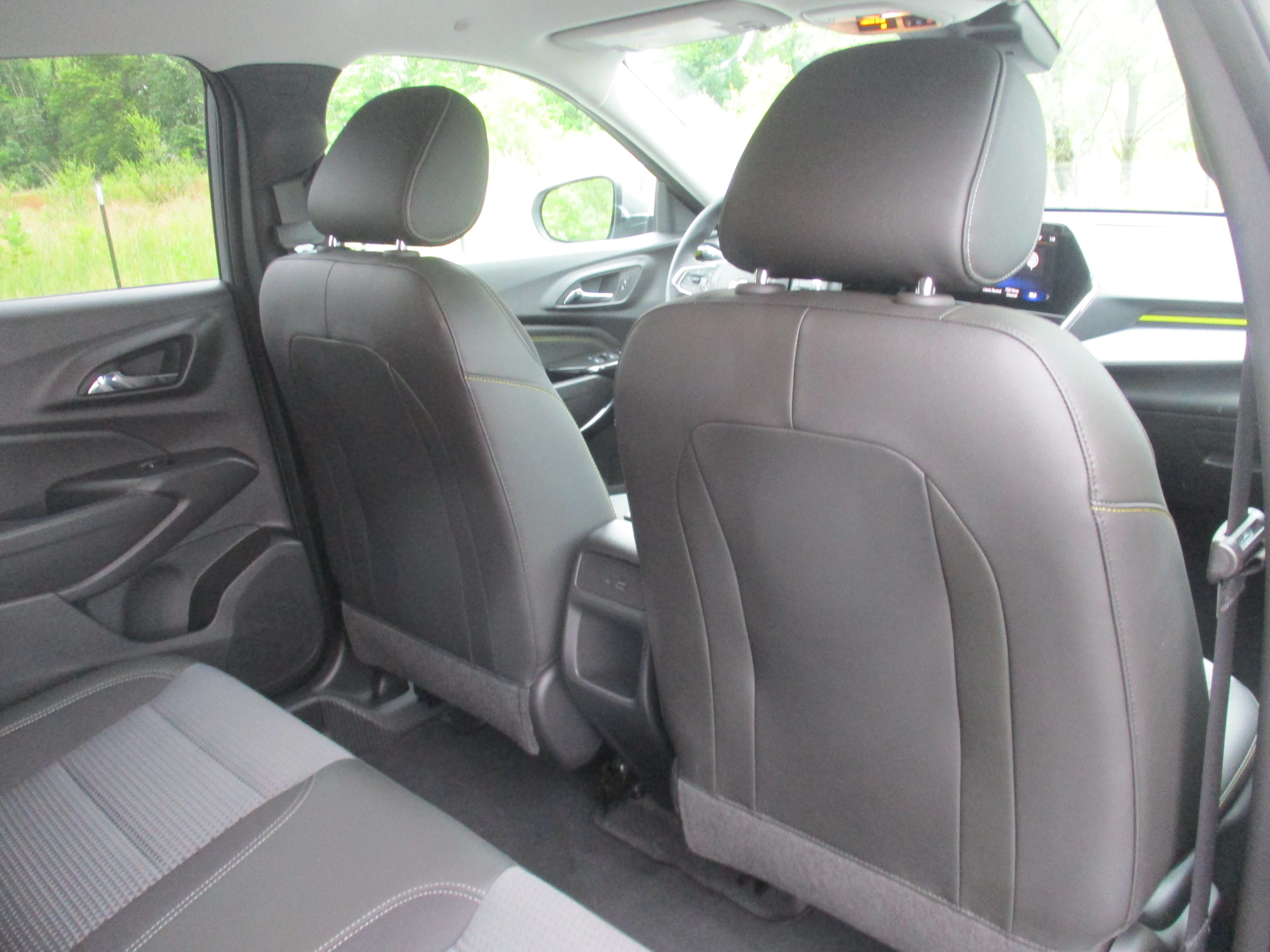Used 2025 Sterling Gray Metallic Chevrolet LT FWD image 35