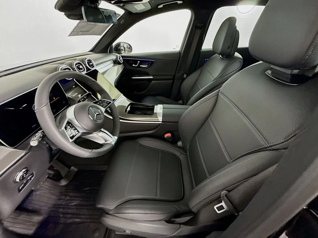 Certified Used 2026 Black Mercedes-Benz GLC 300 image 5