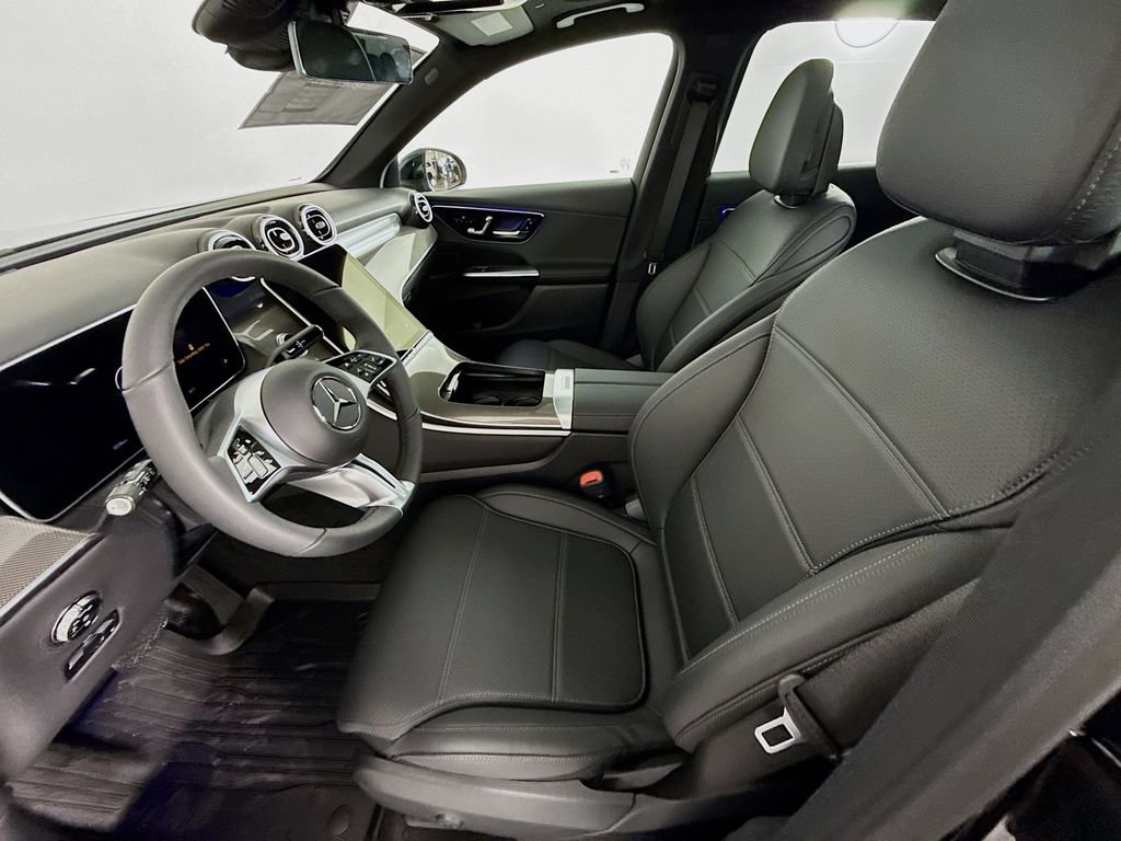 Used 2026 Black Mercedes-Benz GLC 300 image 5