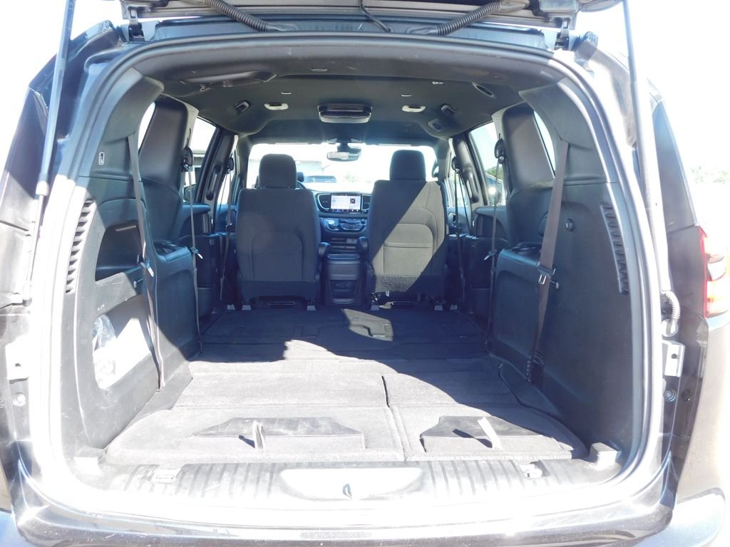 Used 2021 Black Chrysler Touring image 27