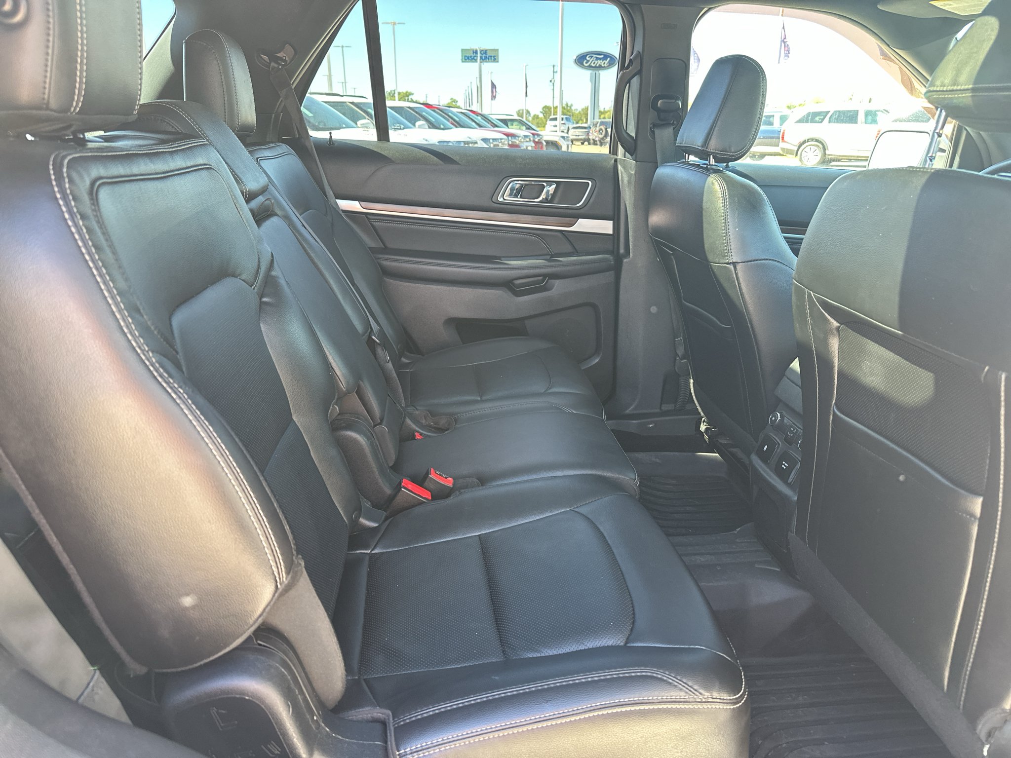 Used 2018 White Platinum Metallic Tri-Coat Ford Limited image 6