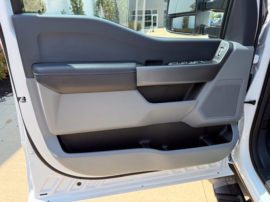 New 2026 White Ford XL image 27