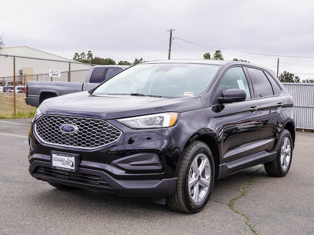 New 2024 Agate Black Metallic Ford SE image 3
