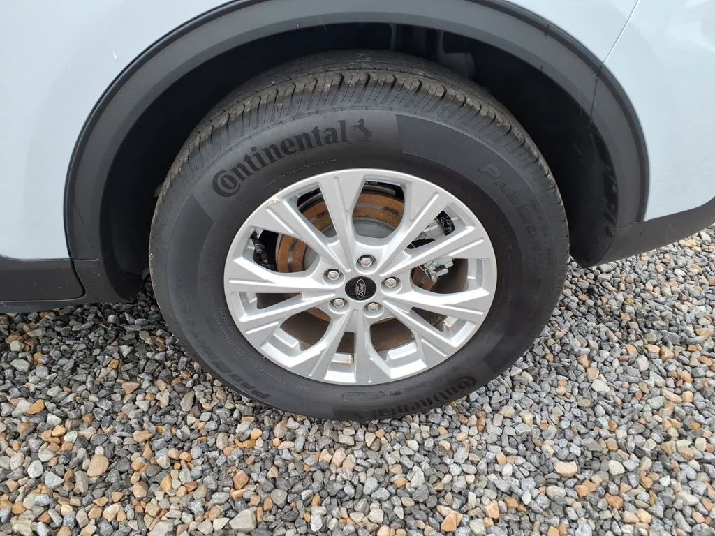 Used 2025 Silver Ford Active image 16