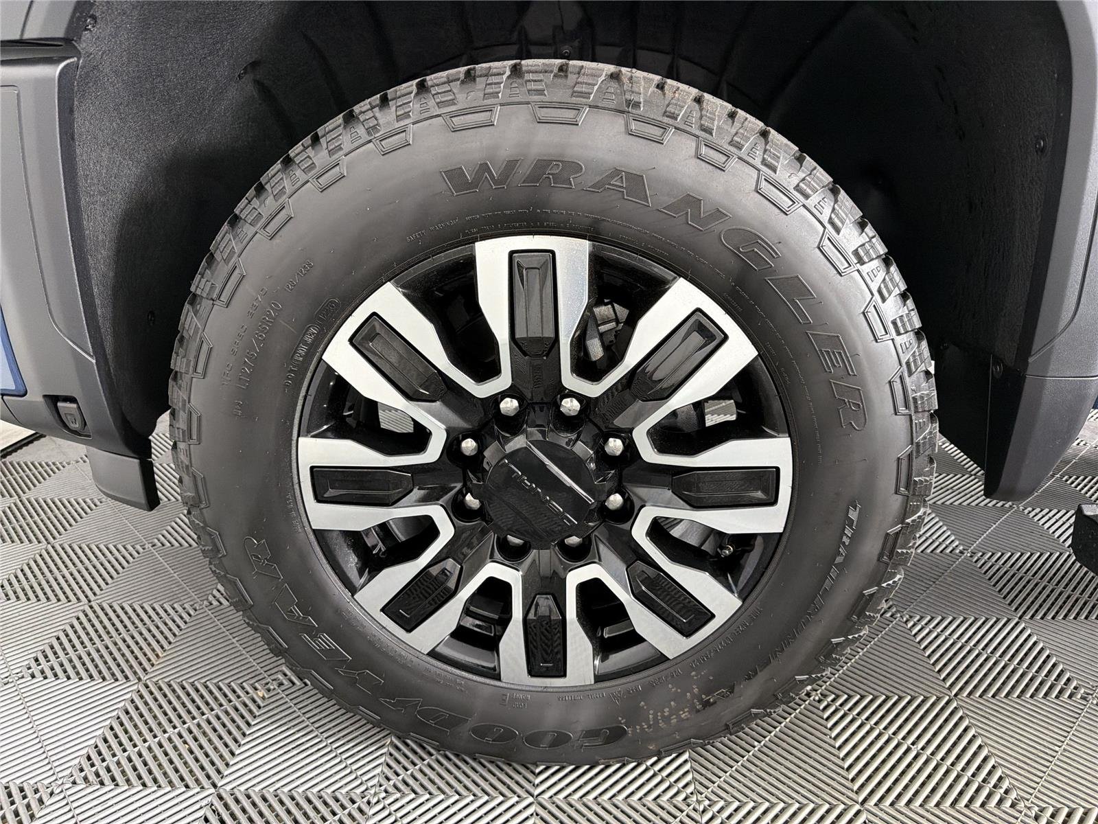 2026 GMC Sierra 2500HD Denali Ultimate - Photo 9