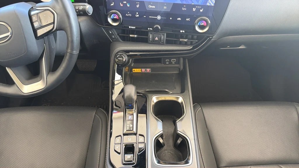 Used 2025 Obsidian Lexus Luxury image 8