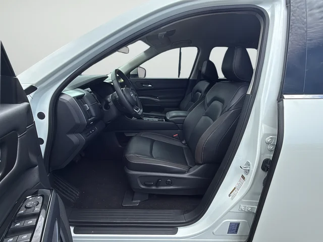 Certified Used 2023 White Nissan SL image 27