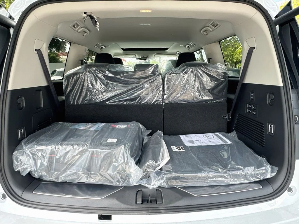 New 2027 RADIANT WHITE INFINITI Luxe 4WD image 28