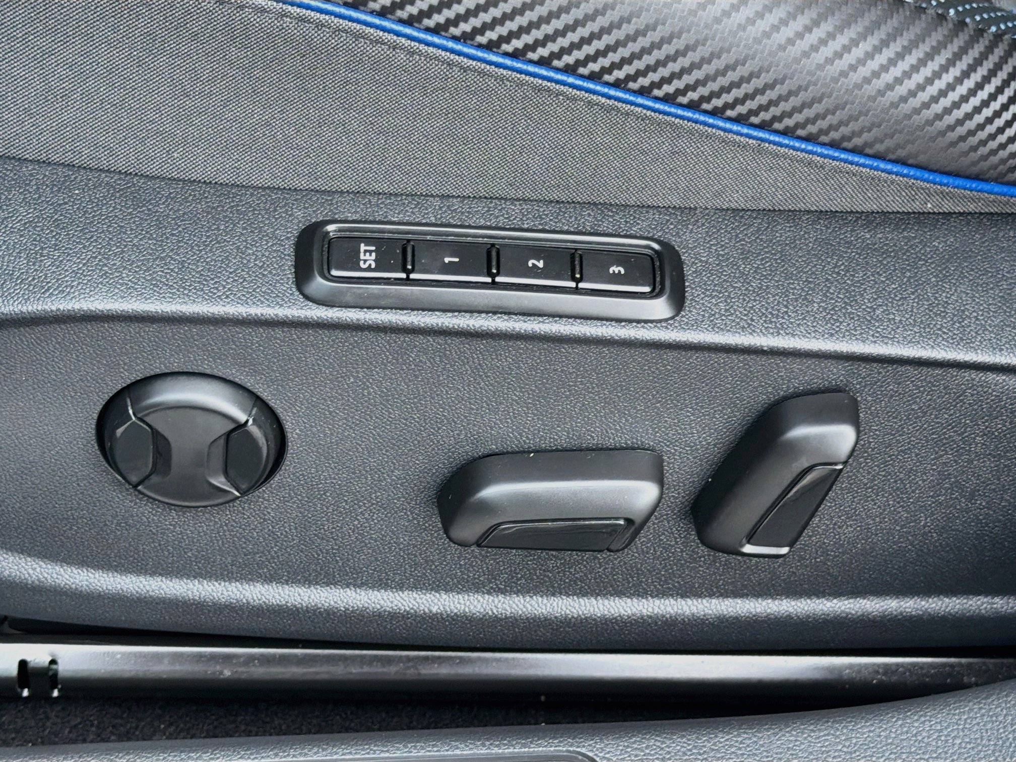 Used 2024 Blue Volkswagen 2.0T image 24