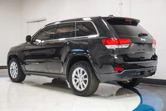 Used 2022 Black Jeep Laredo E image 21