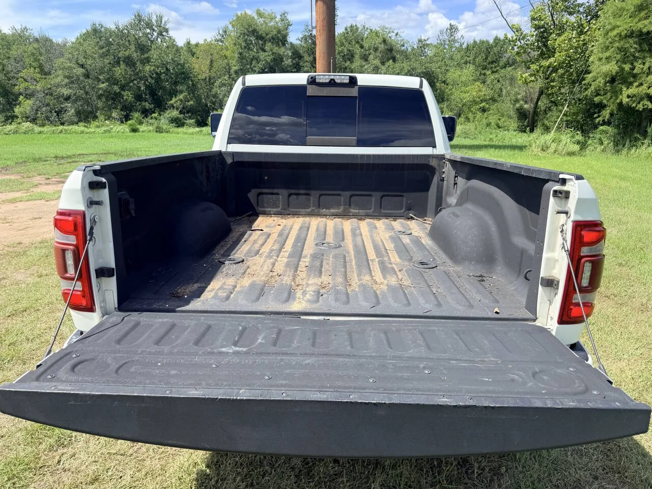 Used 2019 White RAM Limited 4x4 4dr Crew Cab 6.3 ft. SB Pickup image 12