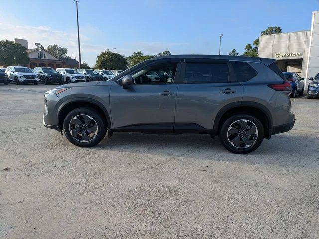 Used 2024 Gray Nissan SV image 7