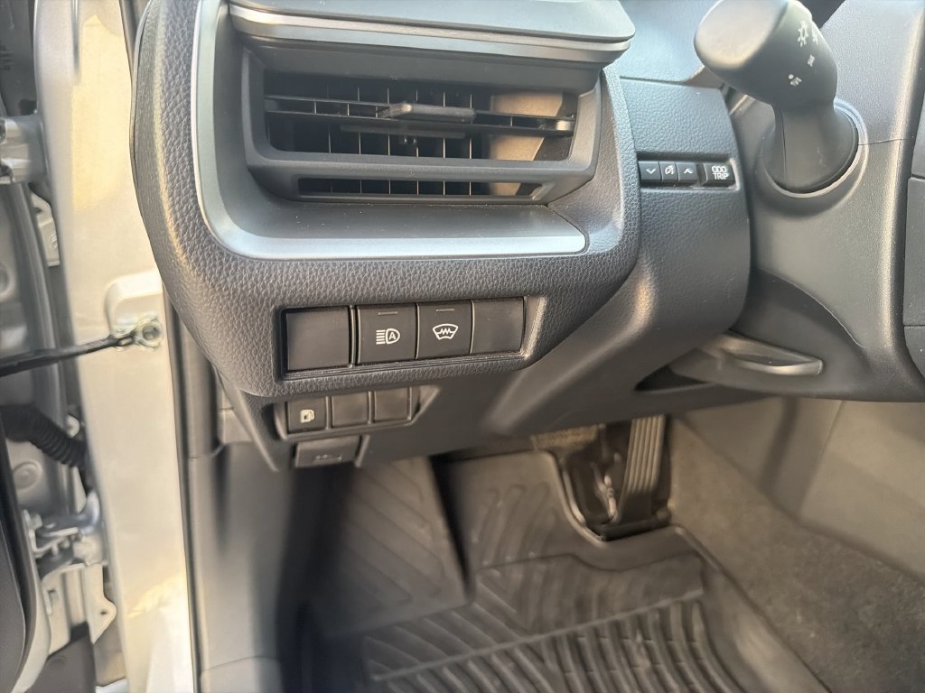 Used 2025  Toyota LE image 11