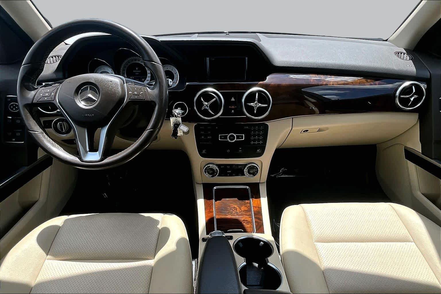 Used 2014 Obsidian Black Metallic Mercedes-Benz GLK 350 image 15