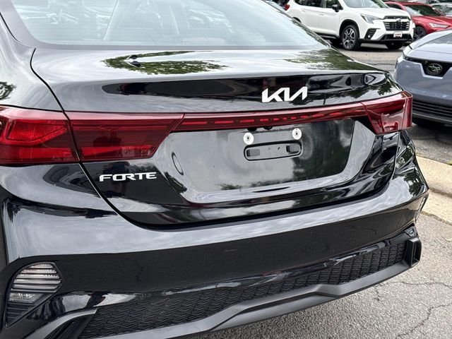 Used 2023 Black Kia LXS image 10