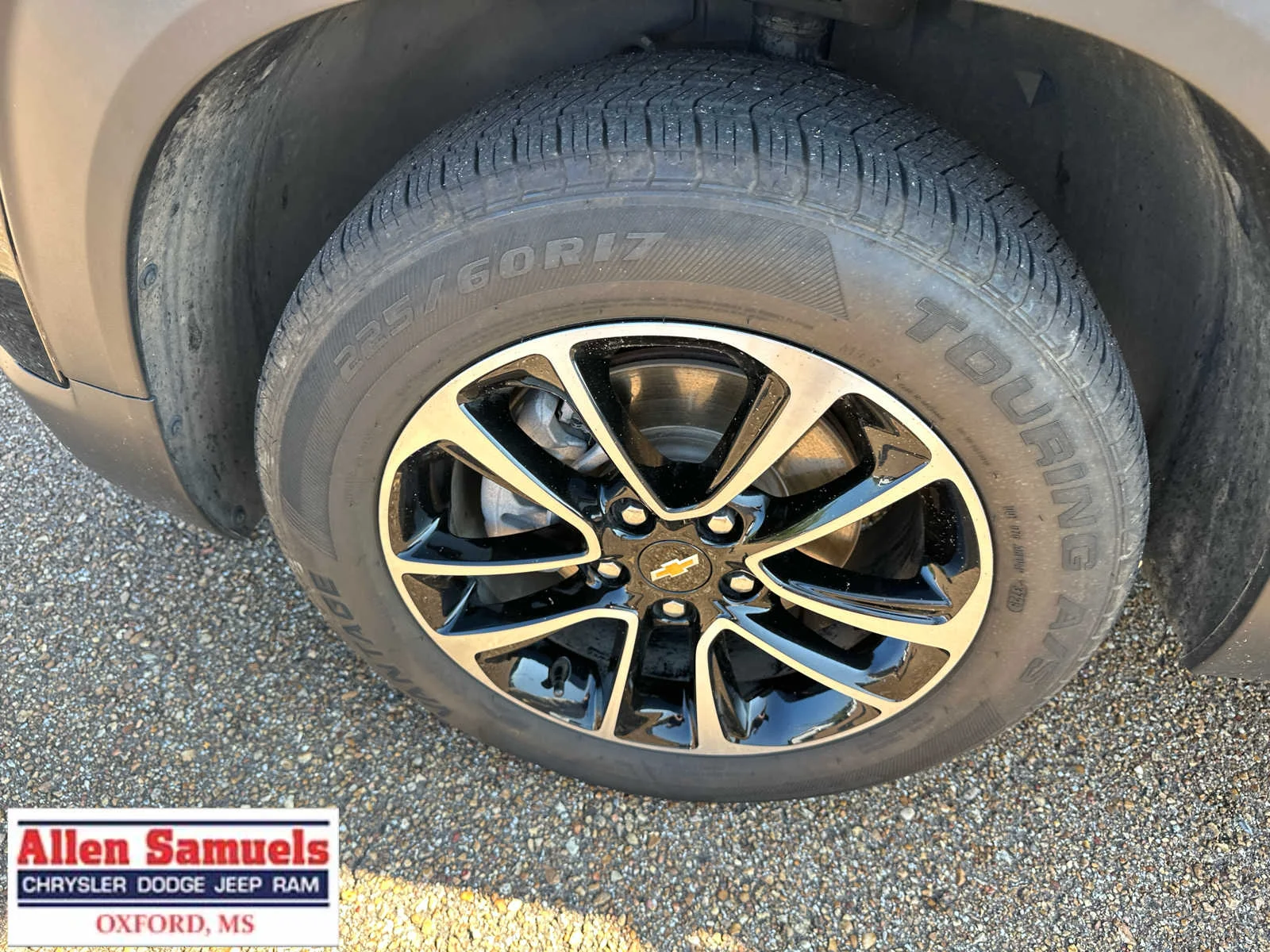 Used 2025 Mosaic Black Metallic Chevrolet LT image 38