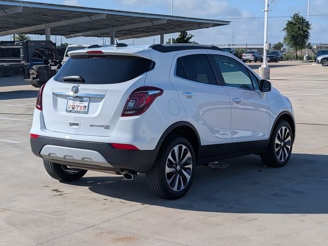 Used 2021 White Buick Preferred image 5