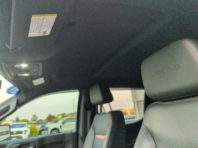 Used 2021 Summit White GMC  image 22