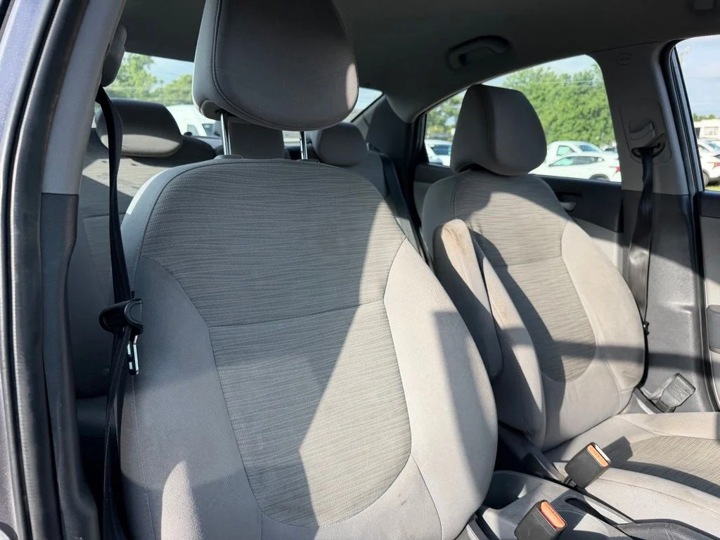 Used 2017 Gray Hyundai SE image 13