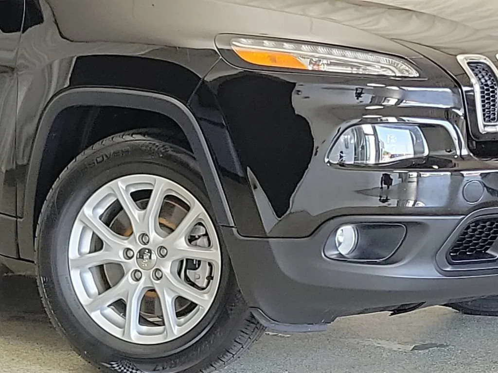 Used 2017 Jeep Cherokee Latitude with VIN 1C4PJLCB6HD232018 for sale in Sandwich, IL