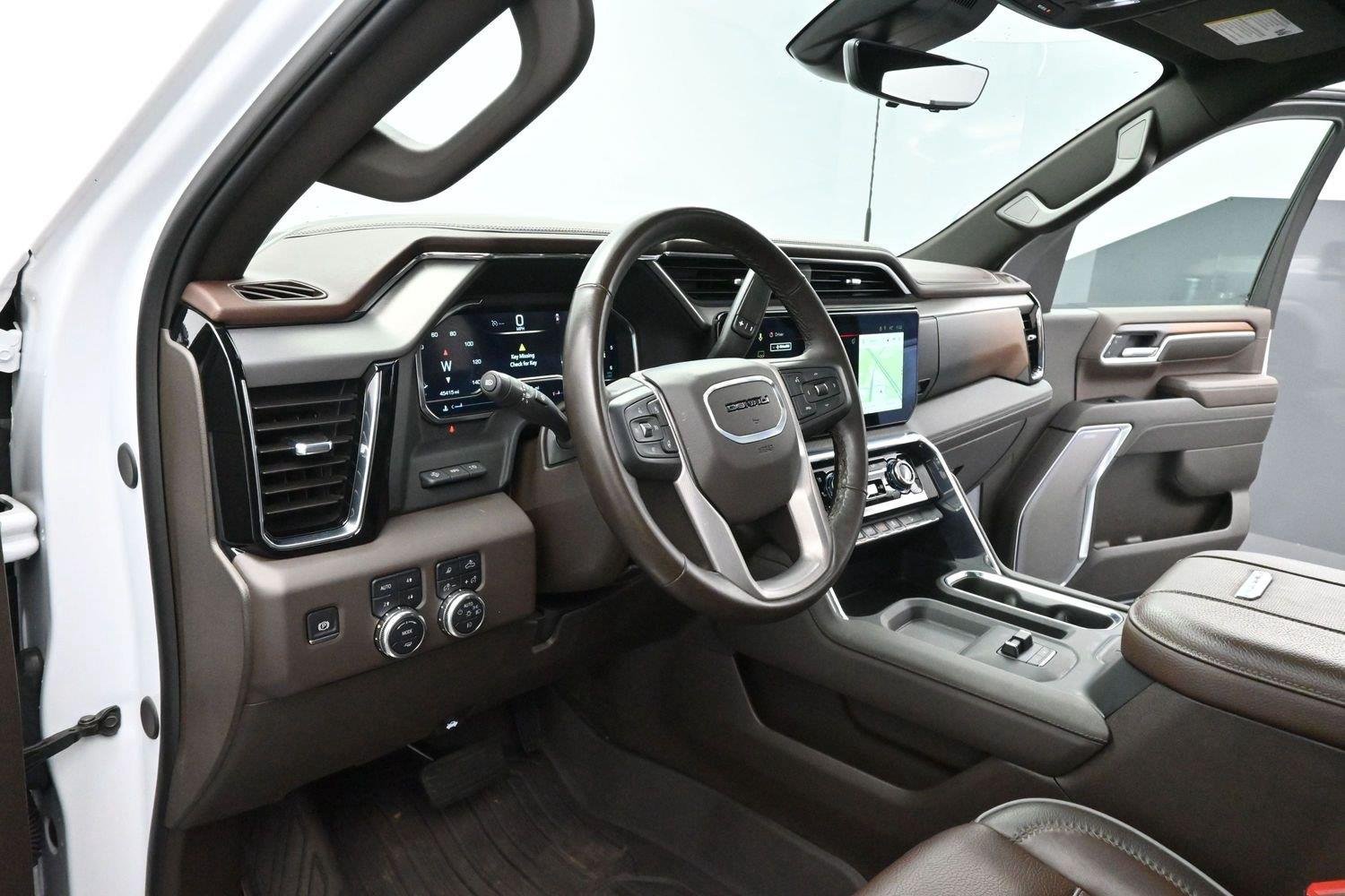 Used 2025 White Frost Tricoat GMC Denali image 13