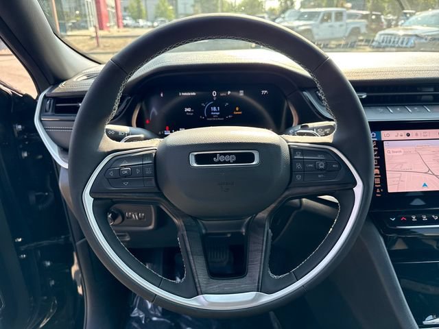 New 2026 Diamond Black Crystal Pearlcoat Jeep Limited image 19