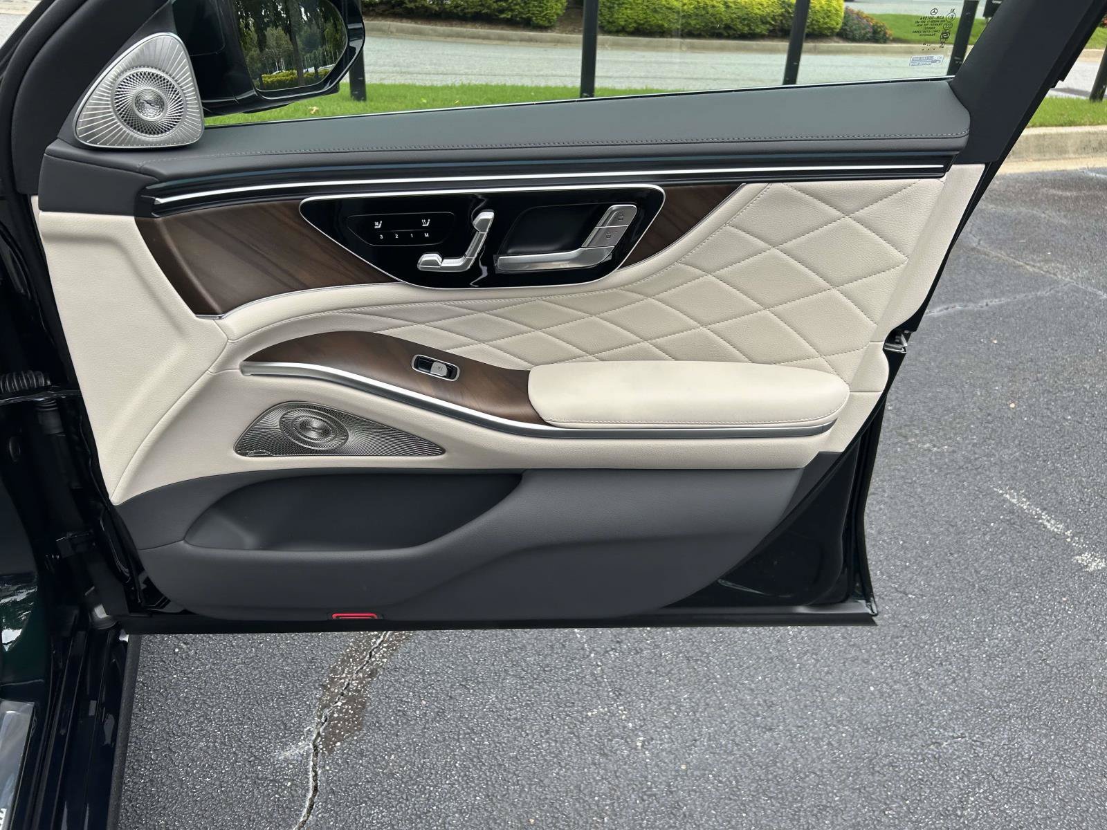 New 2027 Emerald Green Metallic Mercedes-Benz S 580 4MATIC® Sedan image 41