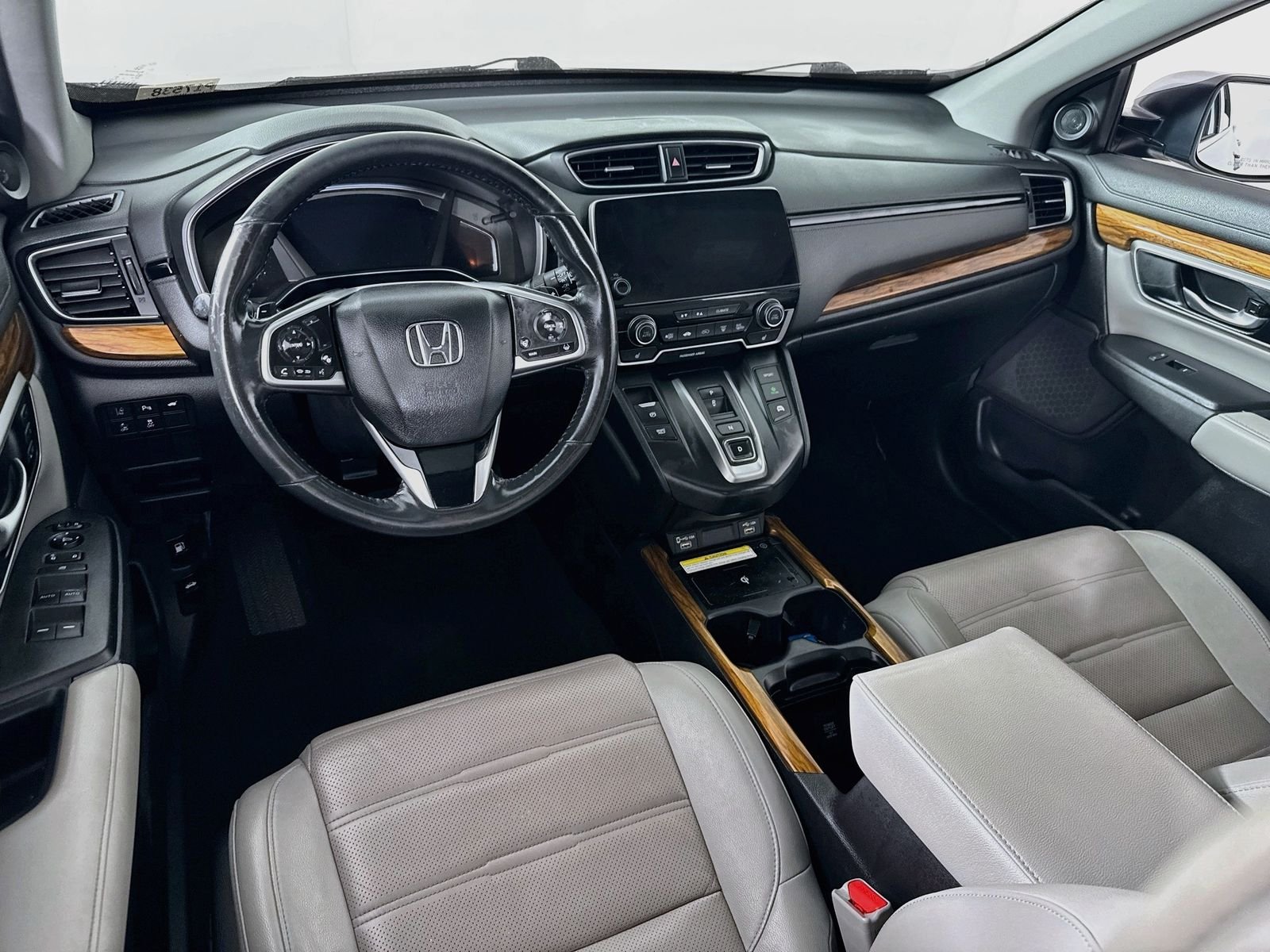 Used 2022 Lunar Silver Metallic Honda Touring image 19